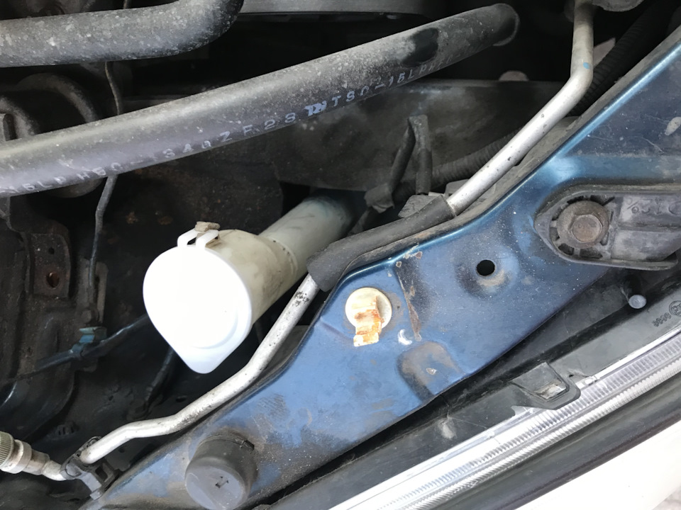 Замена сломанных фиксатор опоры капота и другие ништяки — Mitsubishi ...