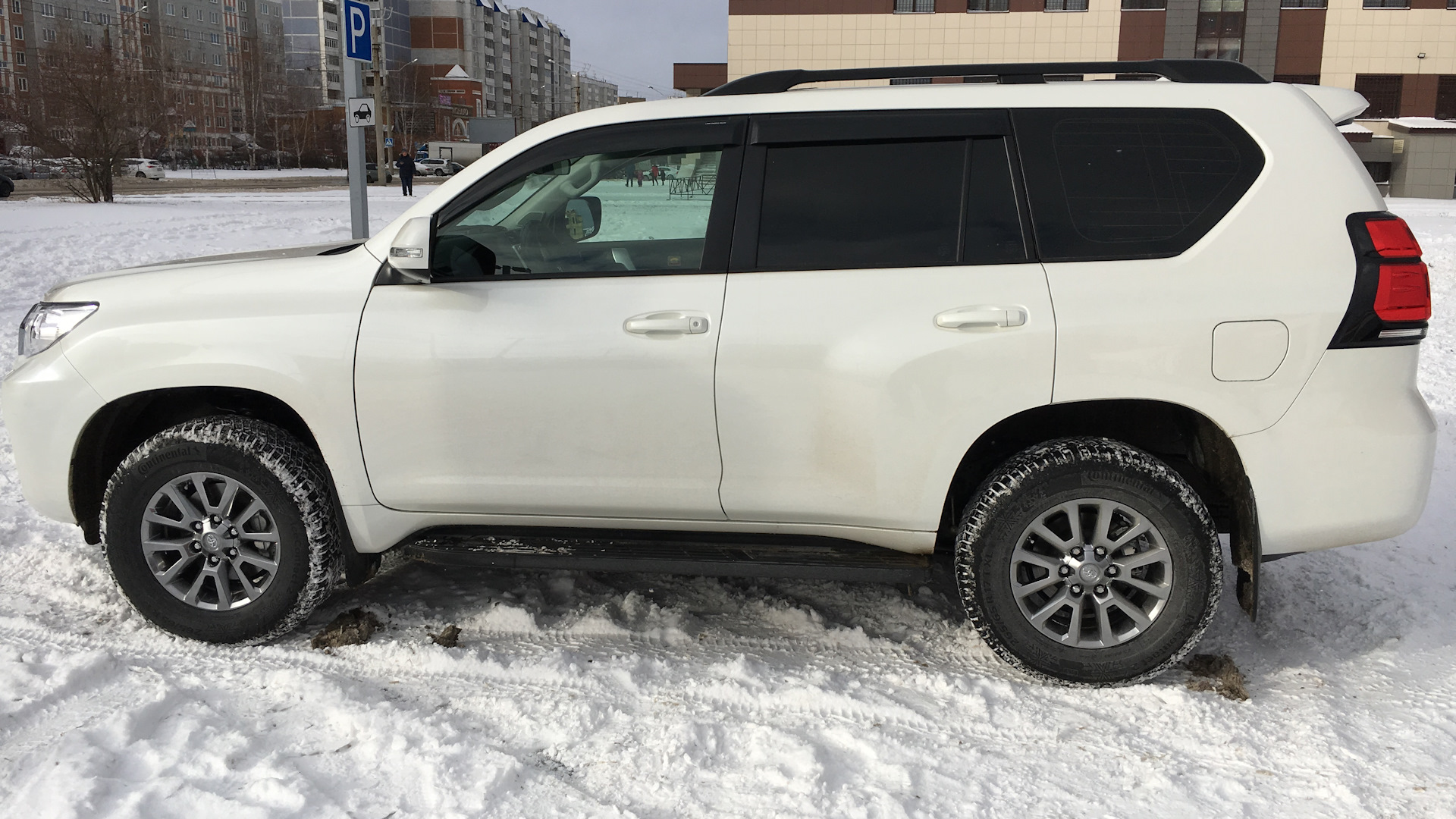 Тойота Прадо 150 белый перламутр. Land Cruiser Prado 150 белый перламутр. Тойота ленд Крузер Прадо белый перламутр. Тойота Прадо 2021 белый перламутр.