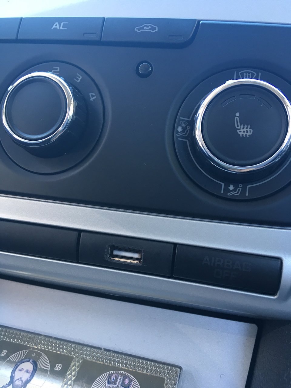 Запилил usb в заглушку — Skoda Octavia Mk2, 1,8 л., 2011 года | другое ...