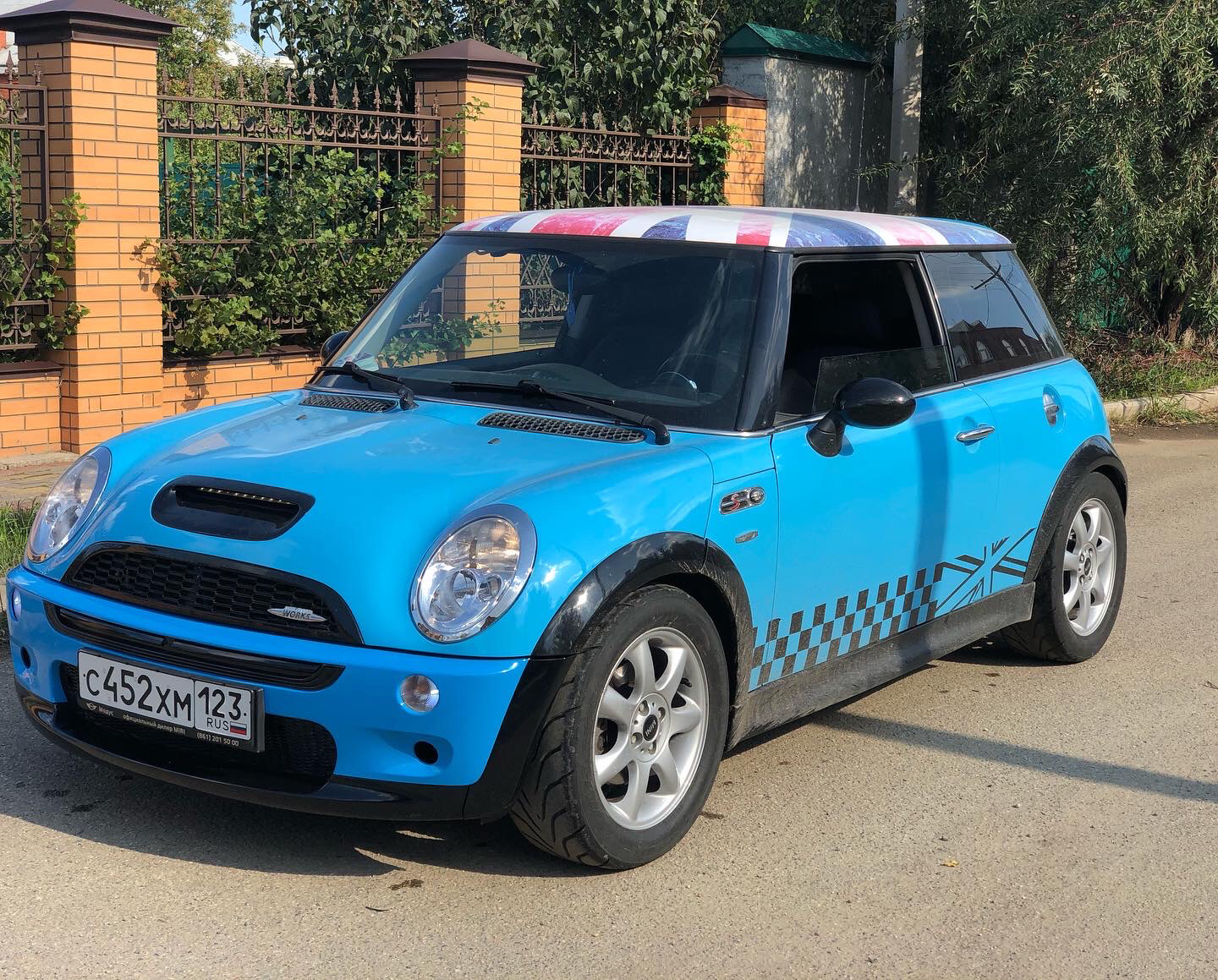 Мини краснодар. Mini Hatch 2003.