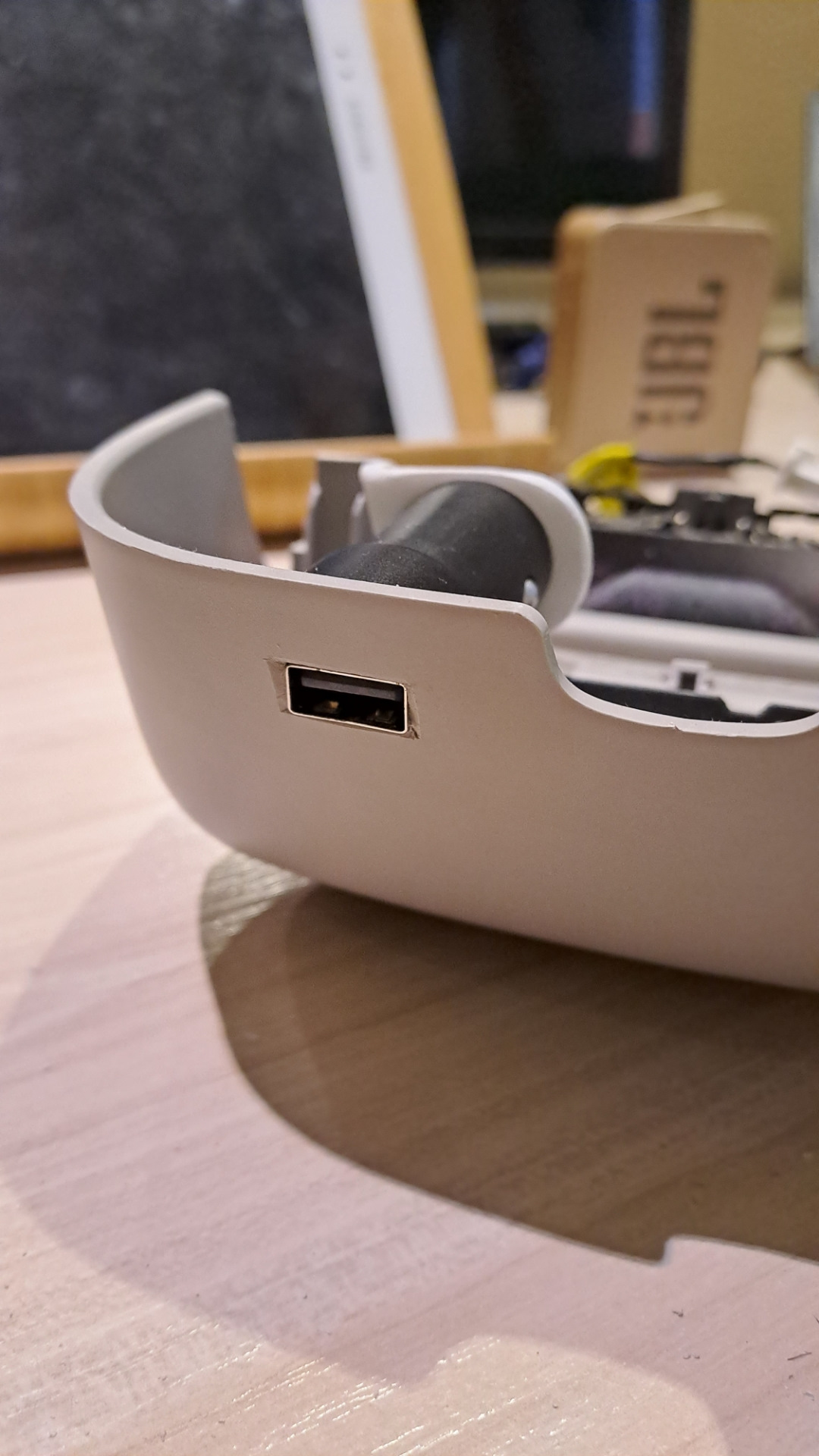 Подключение видеорегистратора к плафону Пежо 308 — Peugeot 308 (1G), 1 ...