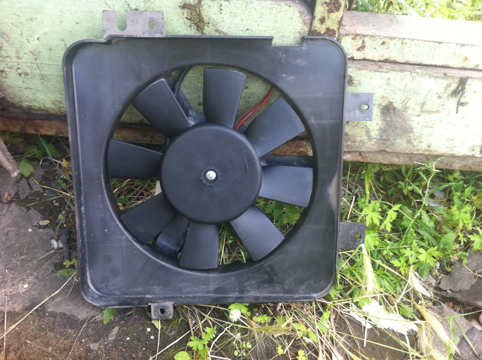 Вентилятор радиатора — Lada Приора хэтчбек, 1,6 л, 2008 года | своими ...