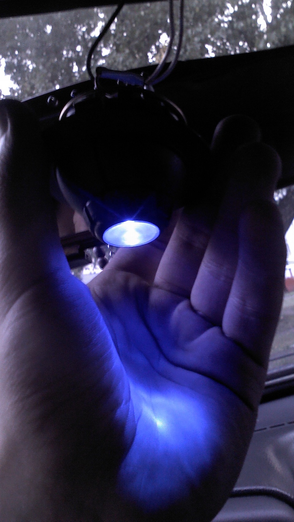 Замена лампочек освещения салона, и замена подсветки рычагов печки ...