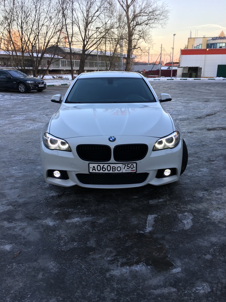 Продаю передний м(бампер)+черные глянцевые грили))) — DRIVE2