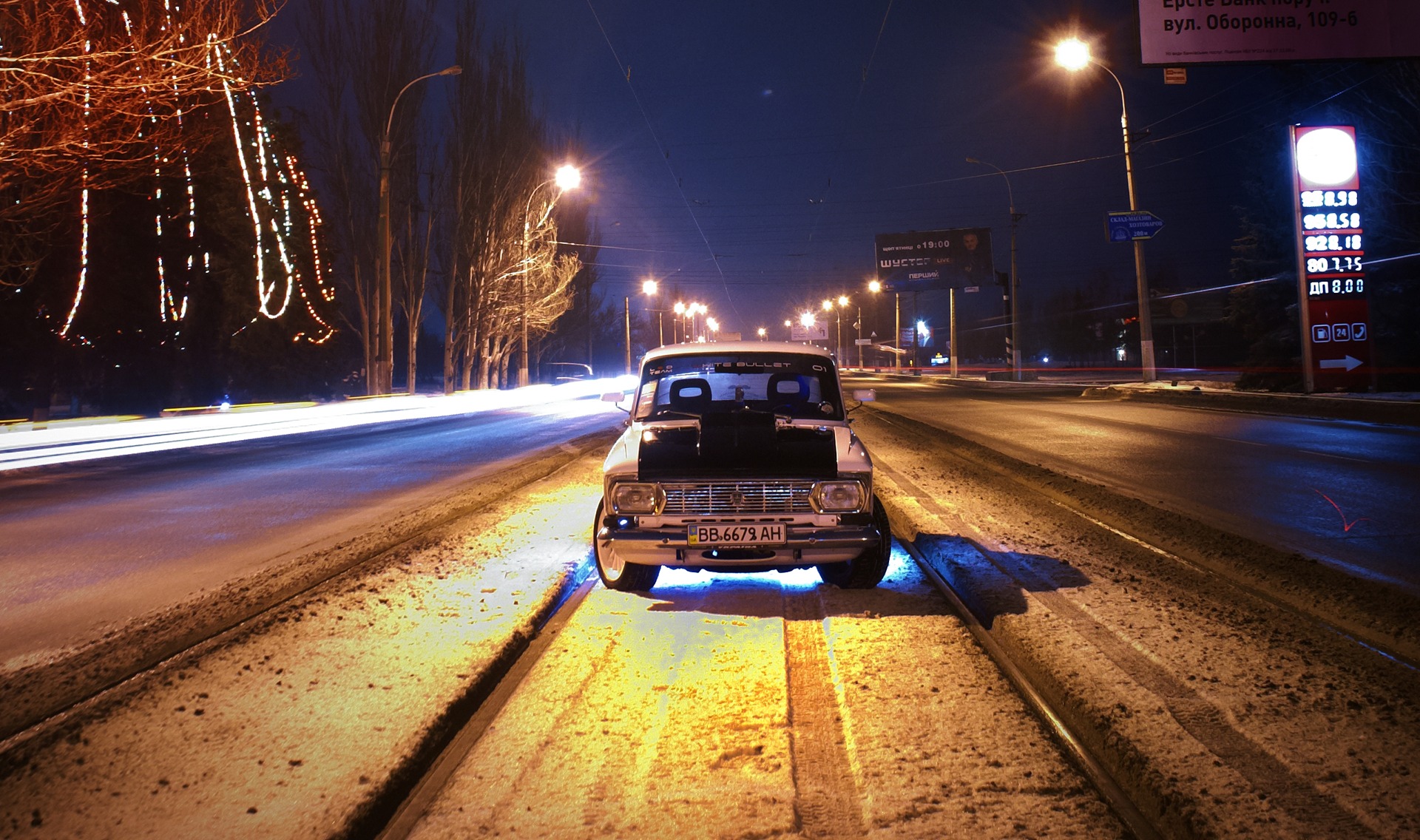 Автомобиль ночью на дороге. Машина ночью. Ночь трасса машина. Машина зимой. Машина ночью на дороге.