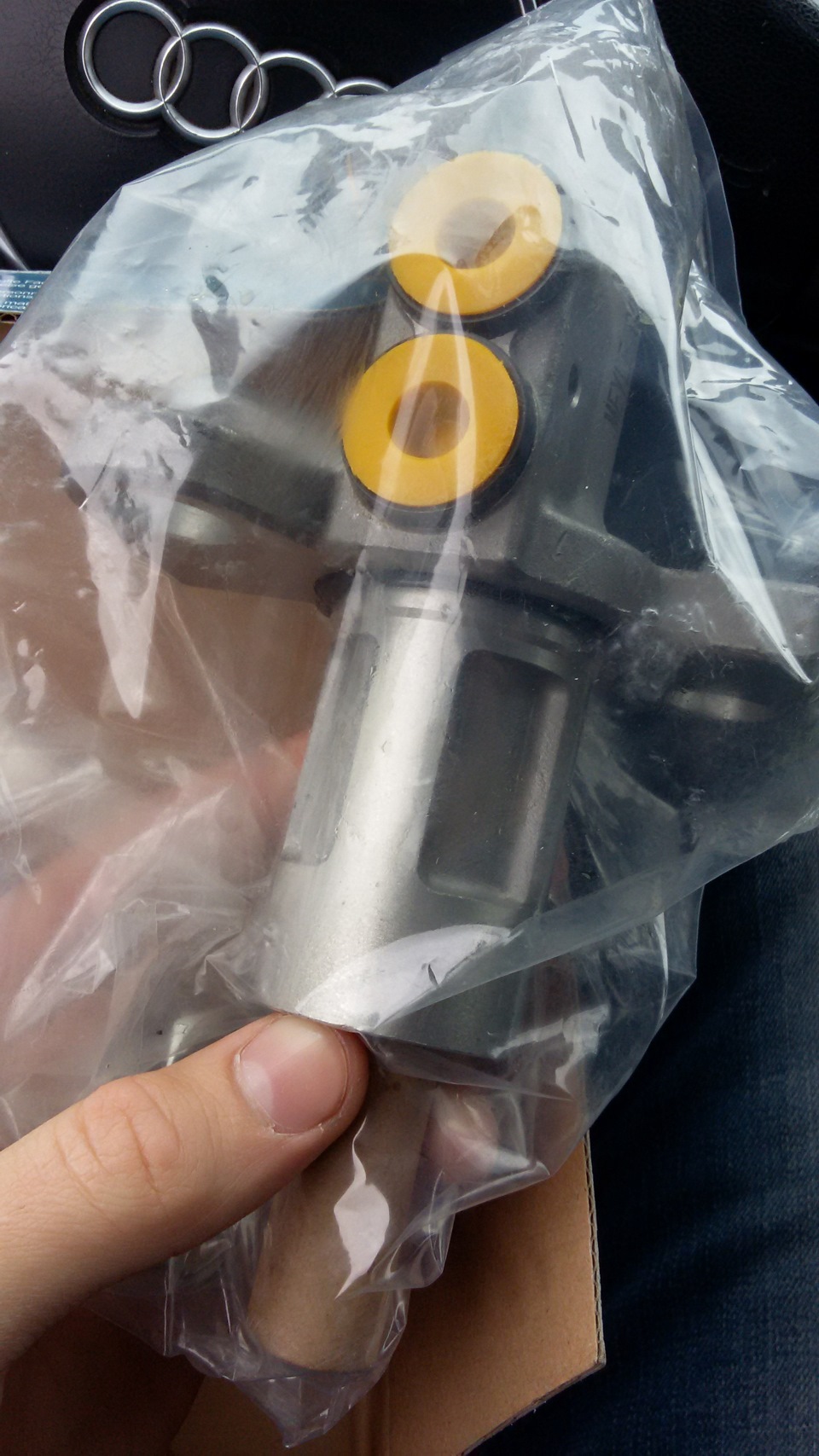 Замена ГТЦ и вакуумника. — Audi A4 (B6), 1,8 л, 2003 года | визит на ...