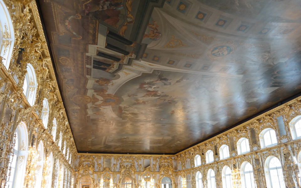 В одном из залов в Царском селе — Mazda CX-5 (1G)