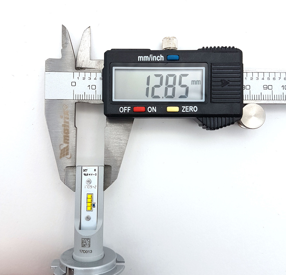 Рис. 18 — Размеры колбы вполне сопоставимы с обычными галогенными лампами — Volvo S60 (1G)