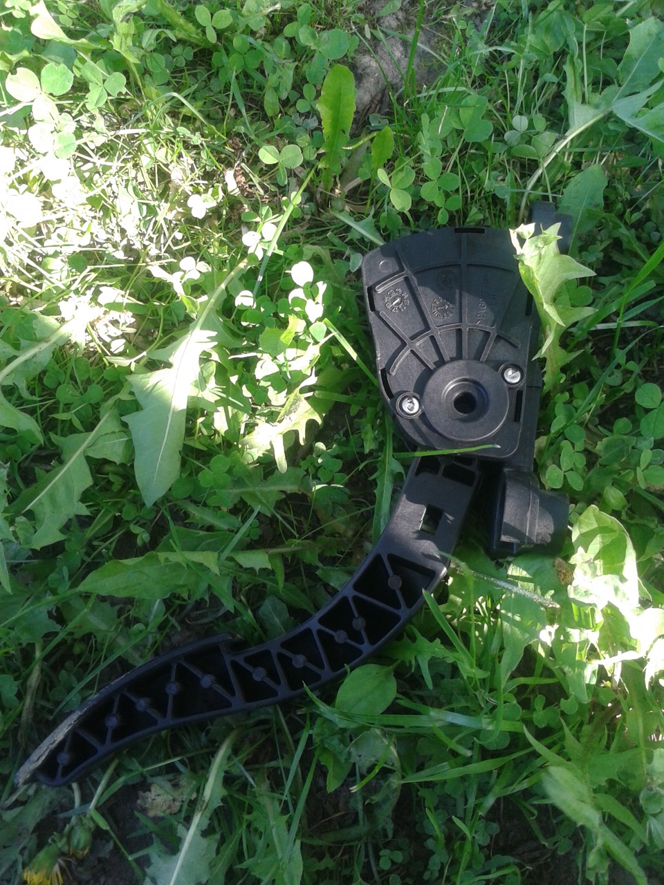 Скрип педали газа — KIA Rio (3G), 1,4 л, 2014 года | своими руками | DRIVE2