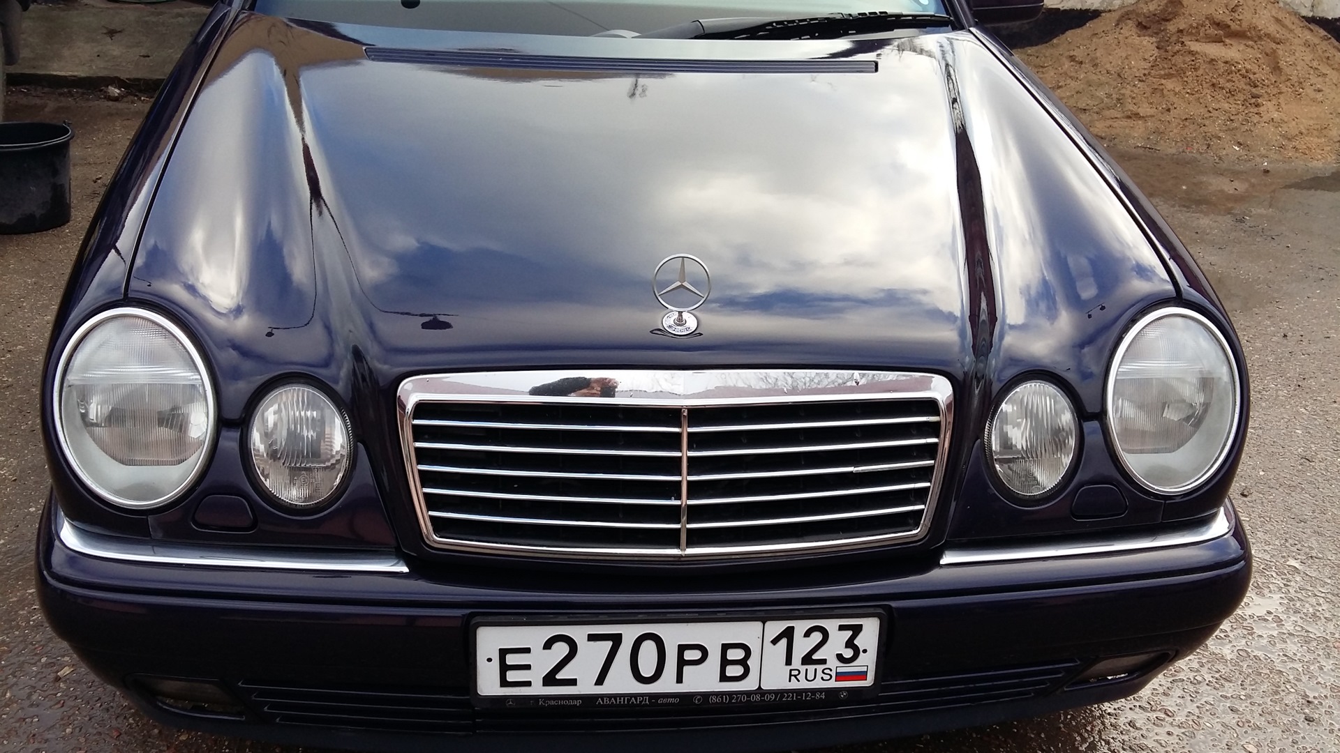 Mercedes-Benz E-class (W210) 2.4 бензиновый 1998 | Мэрс седан 