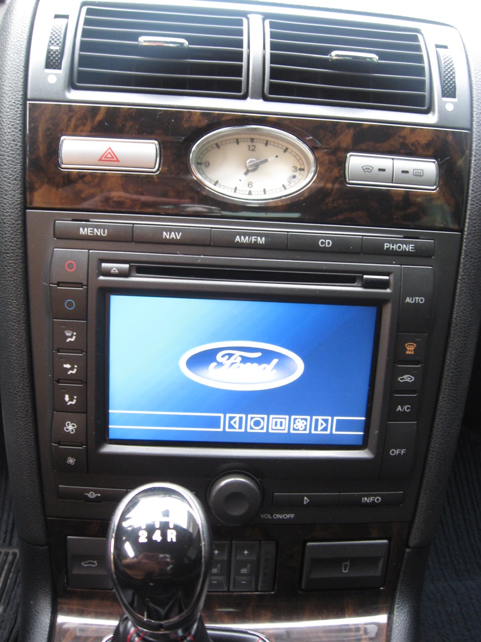 ford mondeo dvd