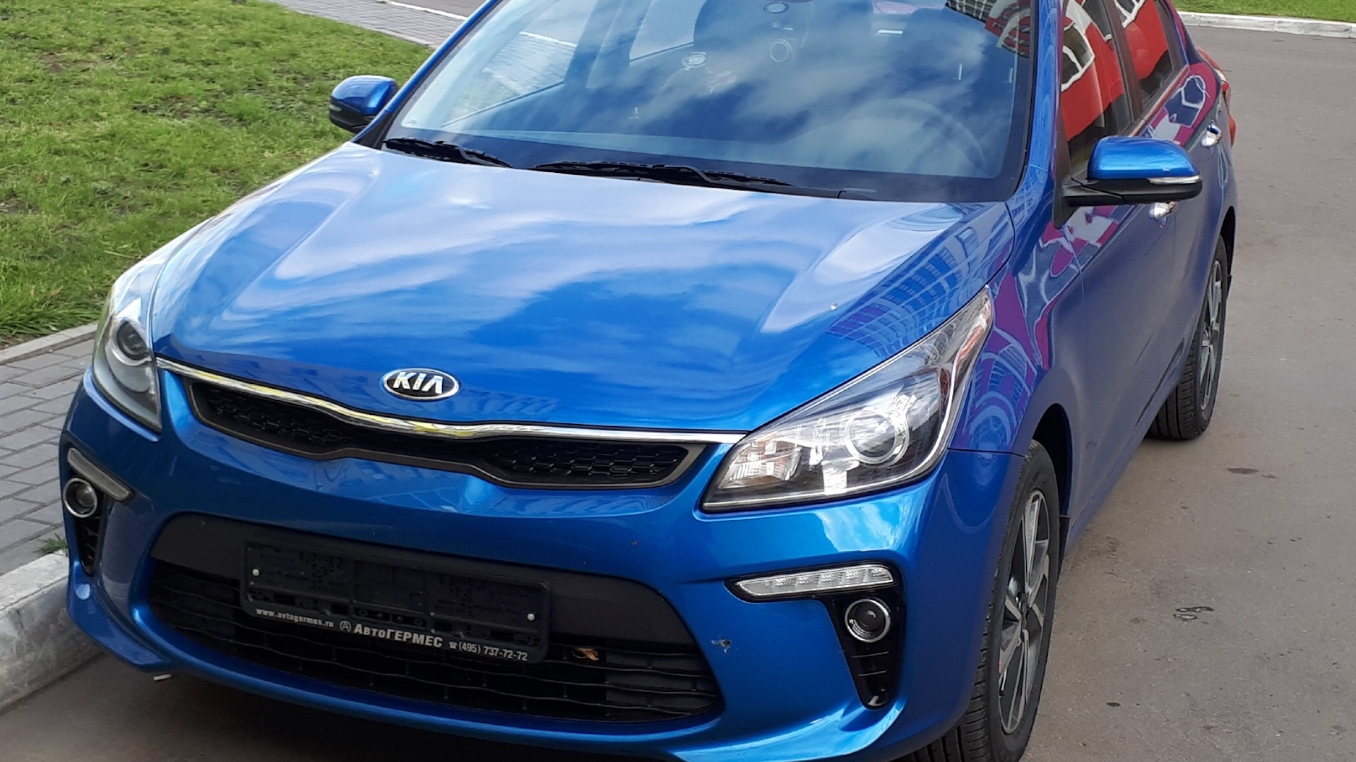 Kia Rio 4 голубая