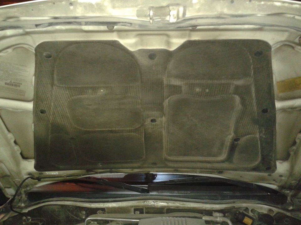 Теплоизоляция капота — Mitsubishi Montero Sport (1G), 3 л, 2002 года ...