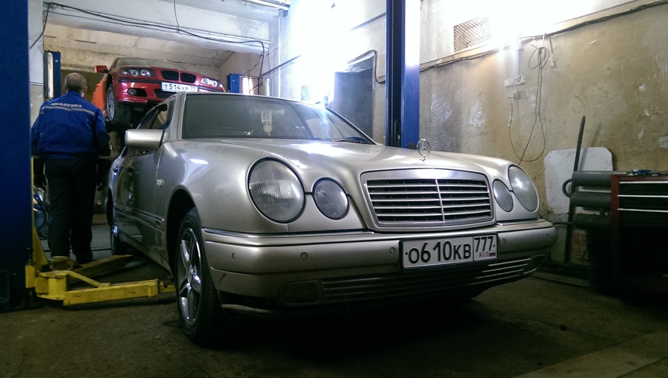 Замена насоса омывателя лобового стекла и установка защиты двигателя ...