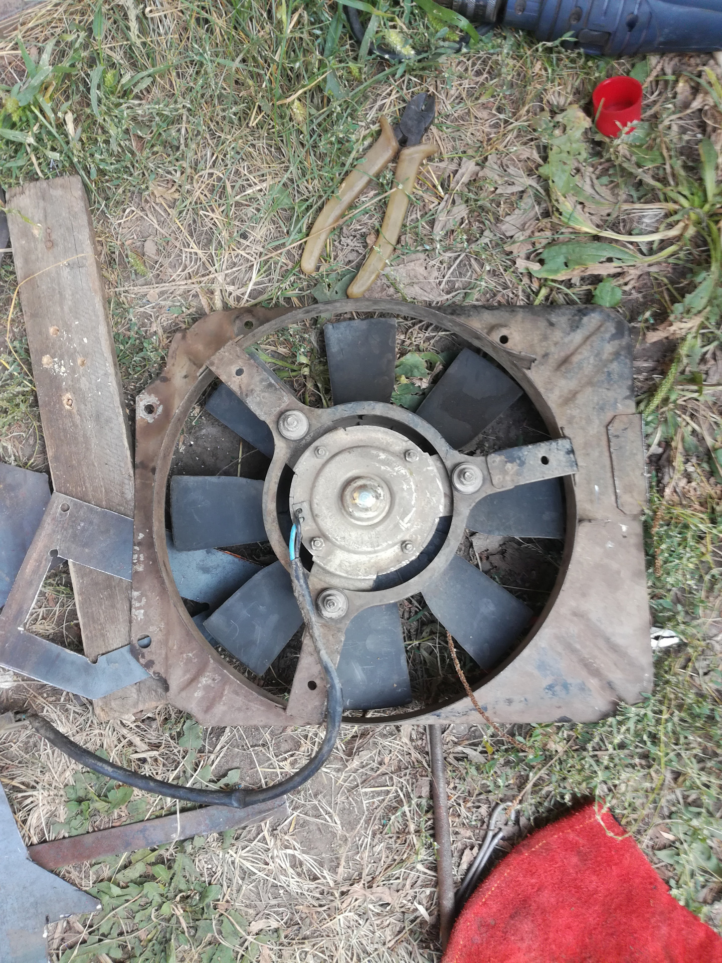 Дополнительный вентилятор охлаждения — УАЗ 2206, 2,7 л, 2011 года ...