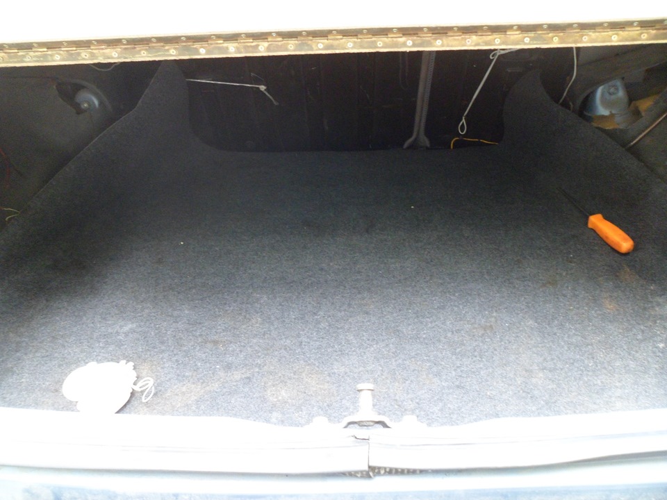 Ржавчина в багажнике. — Ford Sierra, 1,8 л, 1984 года | своими руками ...