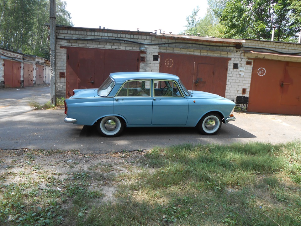 Иж в гараже. Иж 27151 горчичного цвета. Izh garage ижевск. Izh garage ижевск. Иж москвич-412 колхоз.