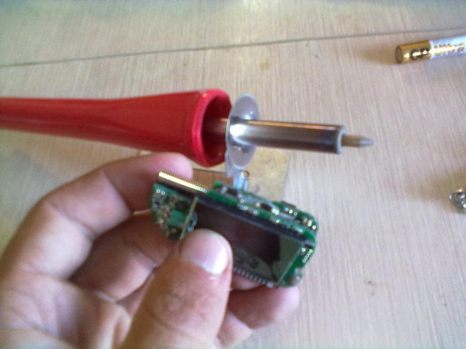 разборка панели тахометра + замена топливного фильтра + сдохла сигналка ...