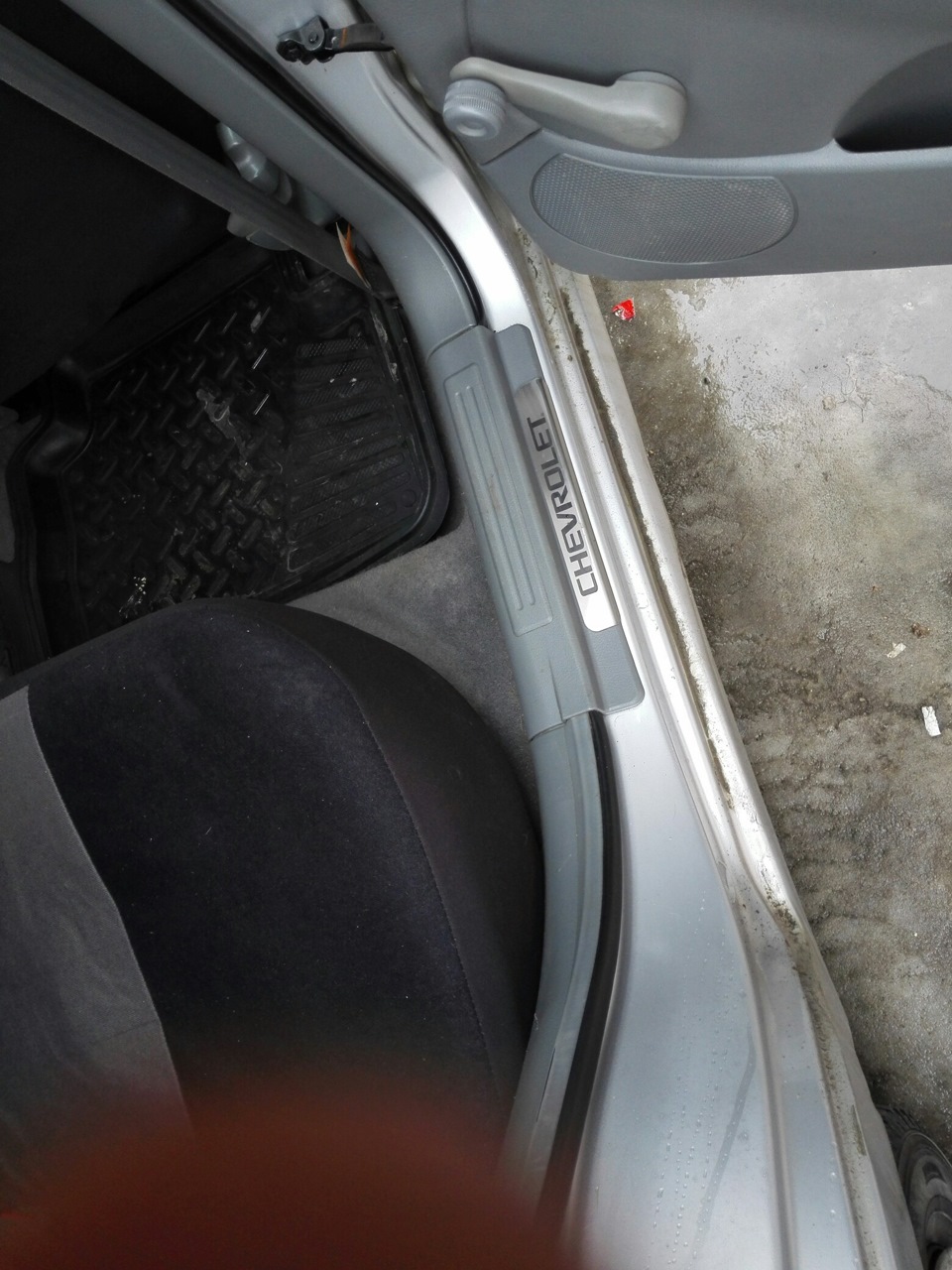Металлические накладки на пороги — Chevrolet Lacetti 5D, 1,4 л, 2008 ...