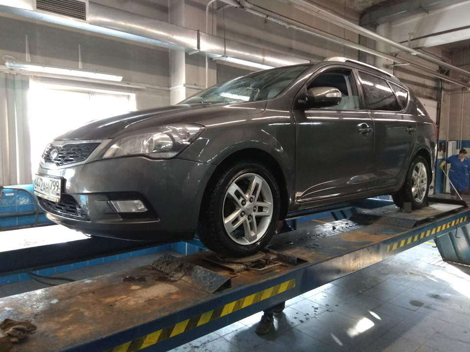 И снова сход — развал — KIA Ceed SW (1G), 1,6 л, 2011 года | визит на ...