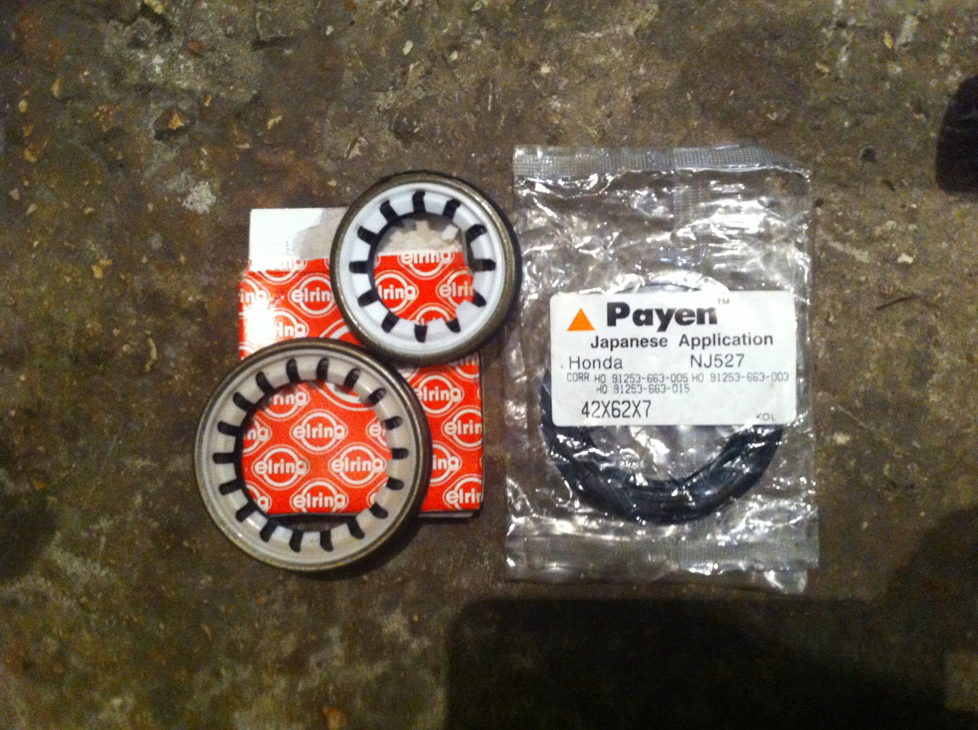 Запчасти корабля. Отдам запчасти. Педали москвич 408. У запчасти и скутера. Б.