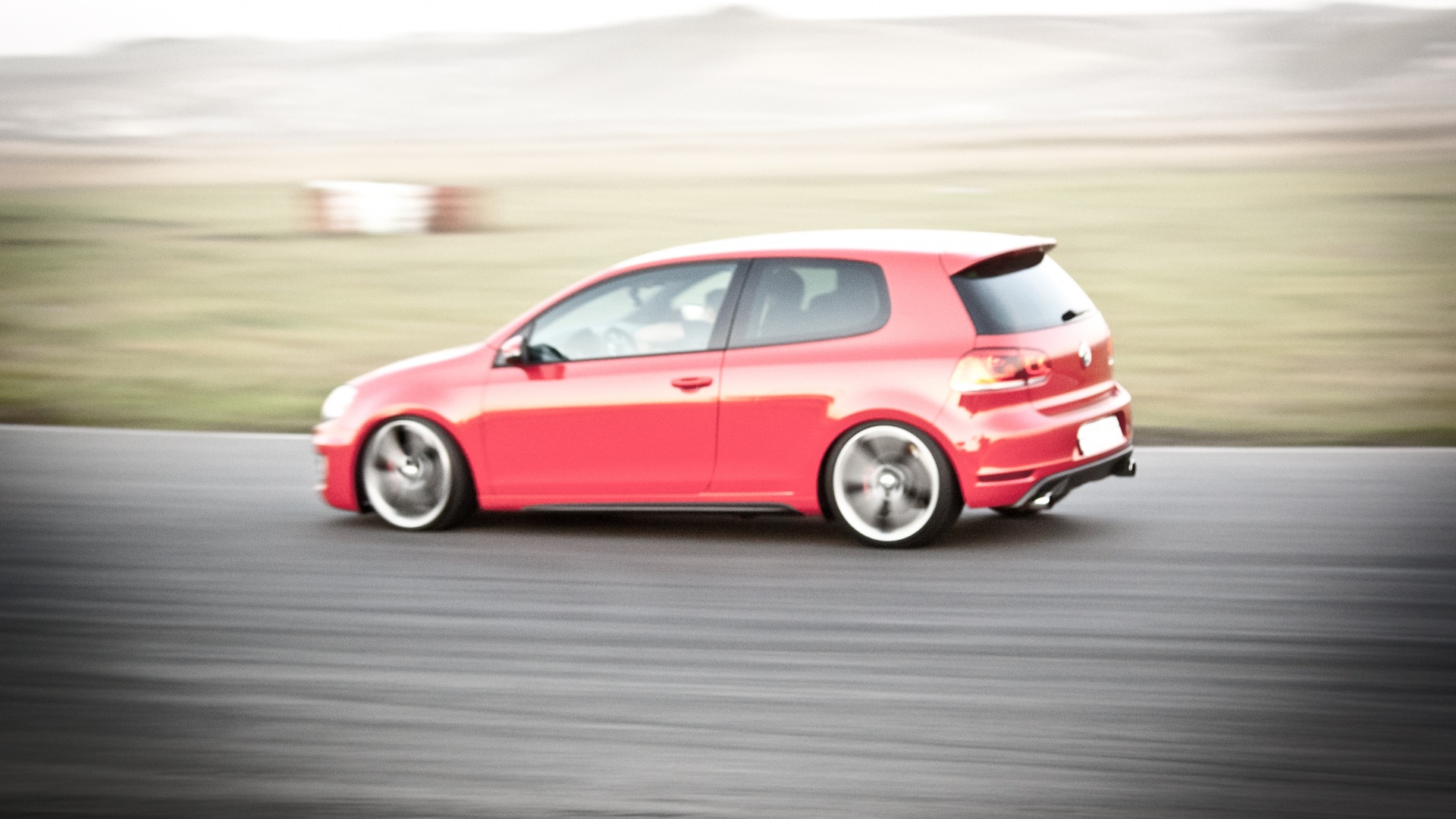 Volkswagen Golf 6 GTI красный