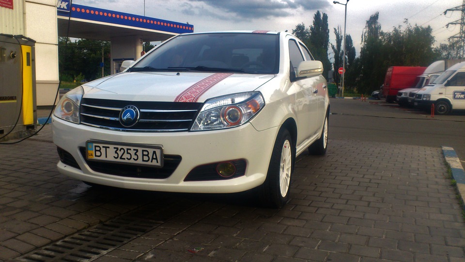 Летний прикид, или Автовышиванка :) — Geely MK, 1,5 л, 2013 года ...