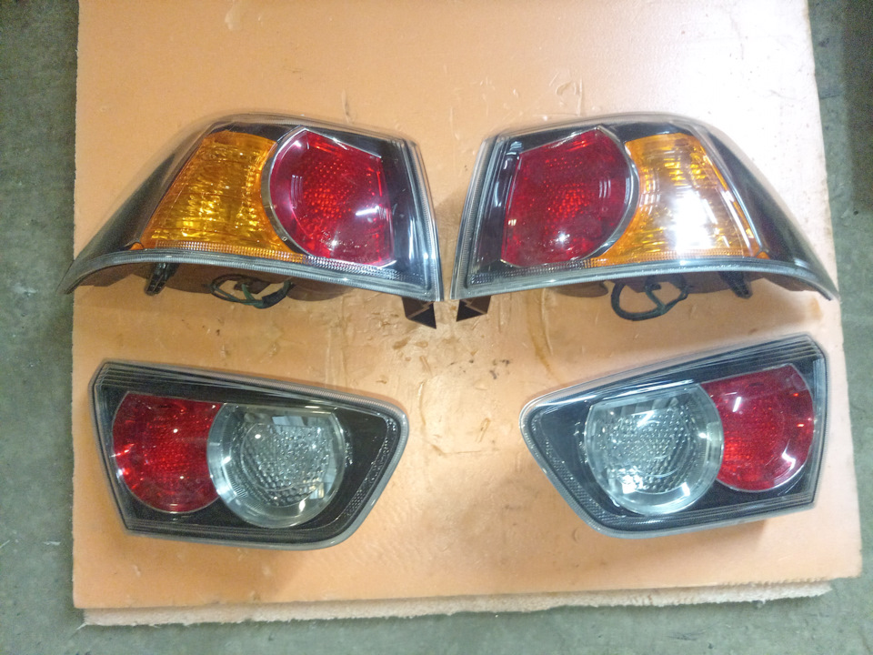 Задние фонари, стоп сигнала, комплект mitsubishi lancer 10 на ...