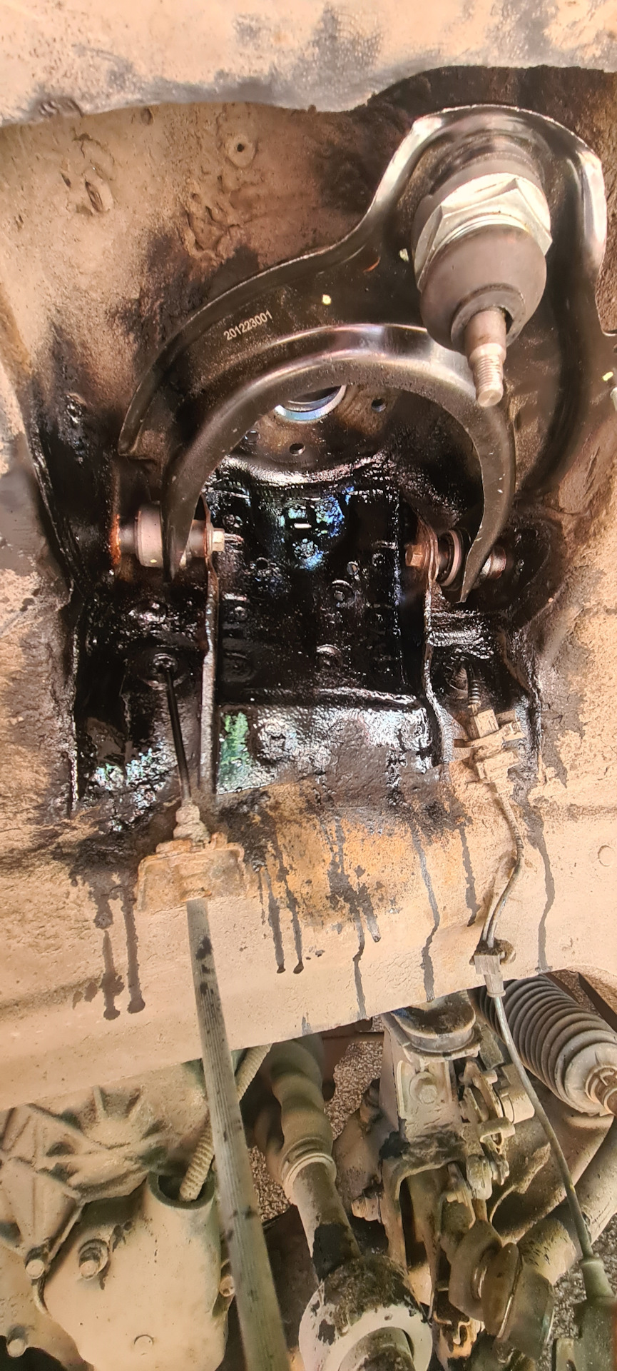 Закис болт в сайлентблоке — Honda Accord (8G), 2,4 л, 2008 года ...