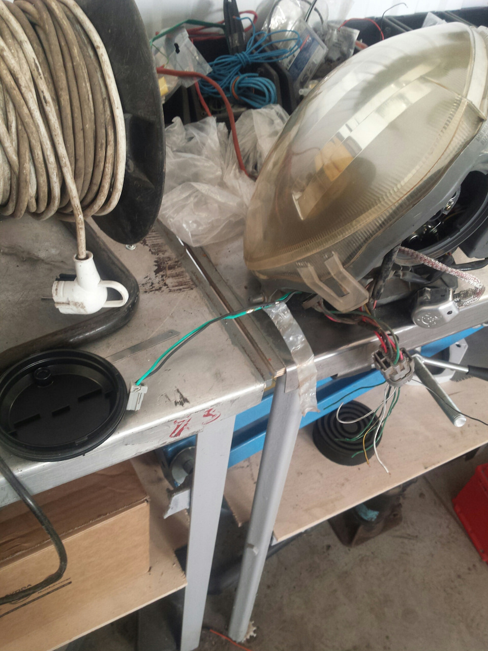 Разобрался зачем нужен диод на входе в реле и шторку — Toyota Yaris (p1 ...