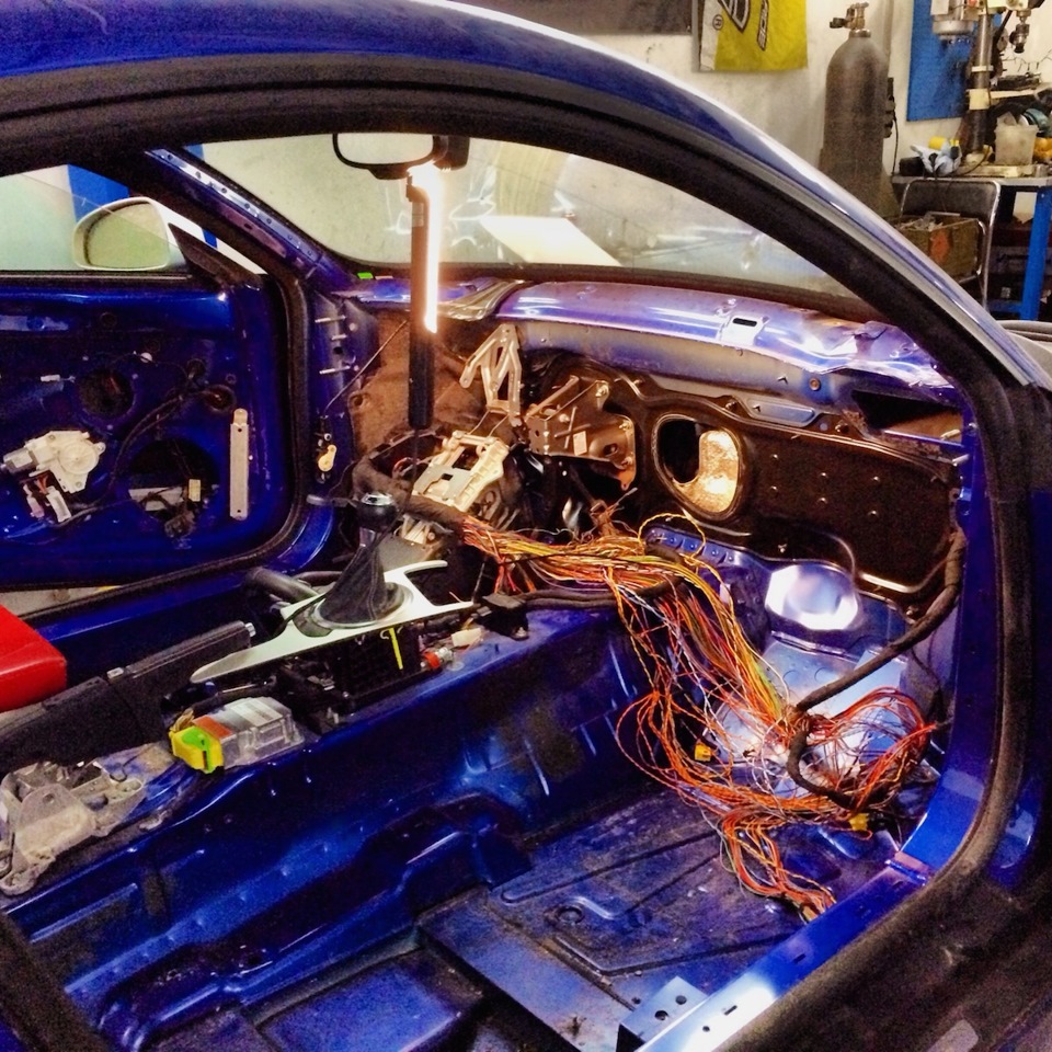 работы над проводкой — Audi TT RS (1G)