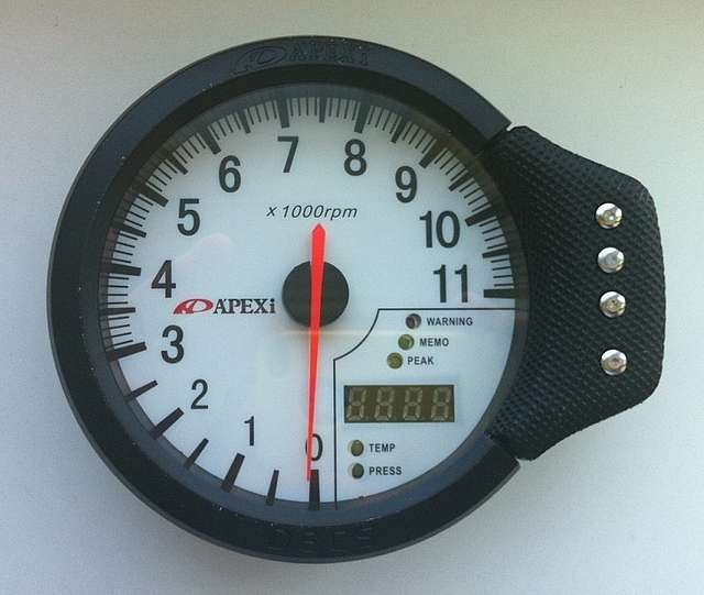 доп приборы датчик давления топлива. тахометр для лодочного мотора тохатсу 30. тохометр. тахометр судовой. тахометр автомобильный выносной для ваз.