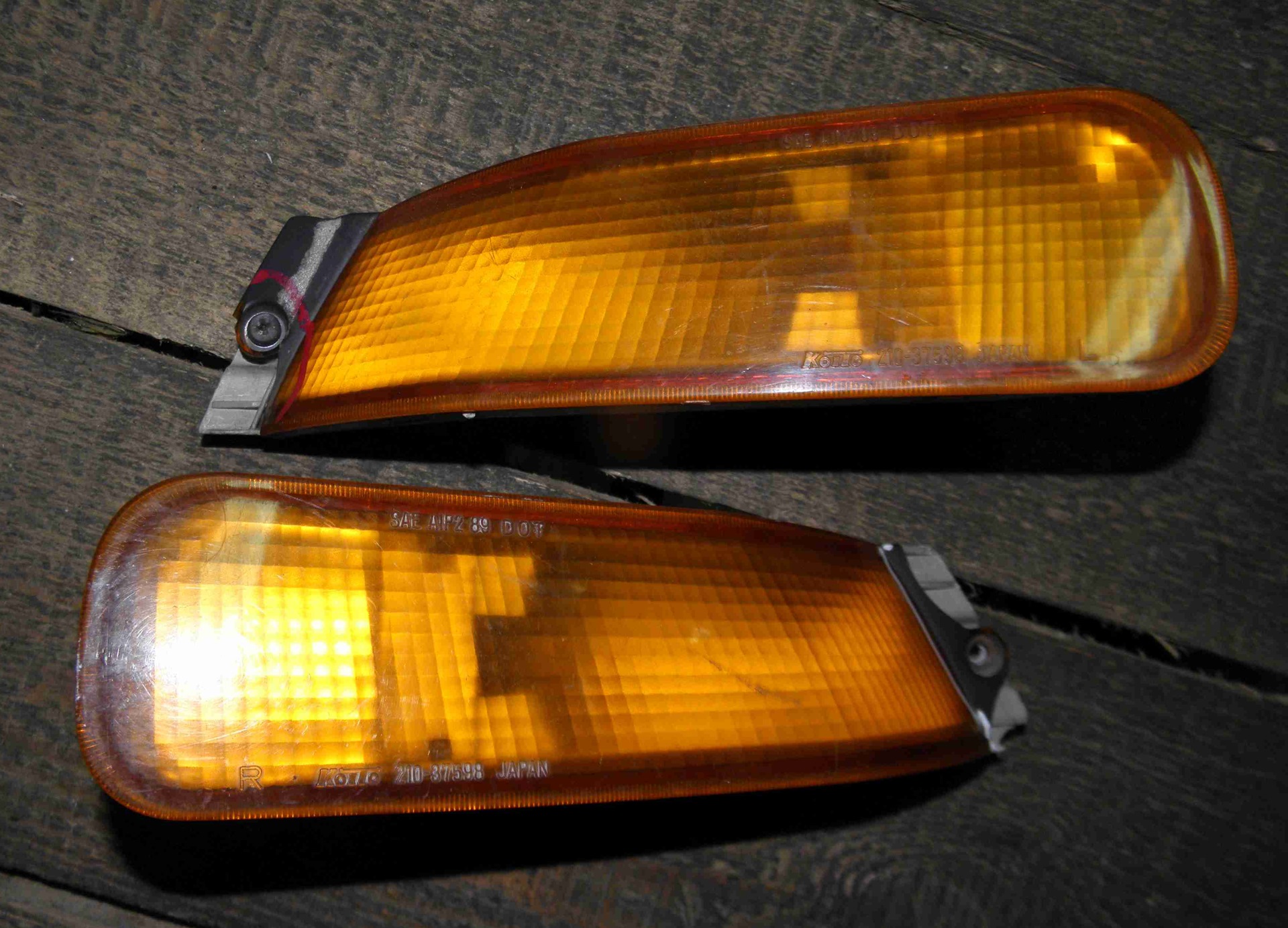 патрон поворота митсубиси каризма 1998г. поворотники мицубиси. поворотники мицубиси. поворотники мицубиси. правый поворотник на митсубиси jsr.