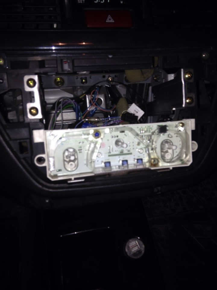 Замена лампы подсветки Блока управления печки — DRIVE2