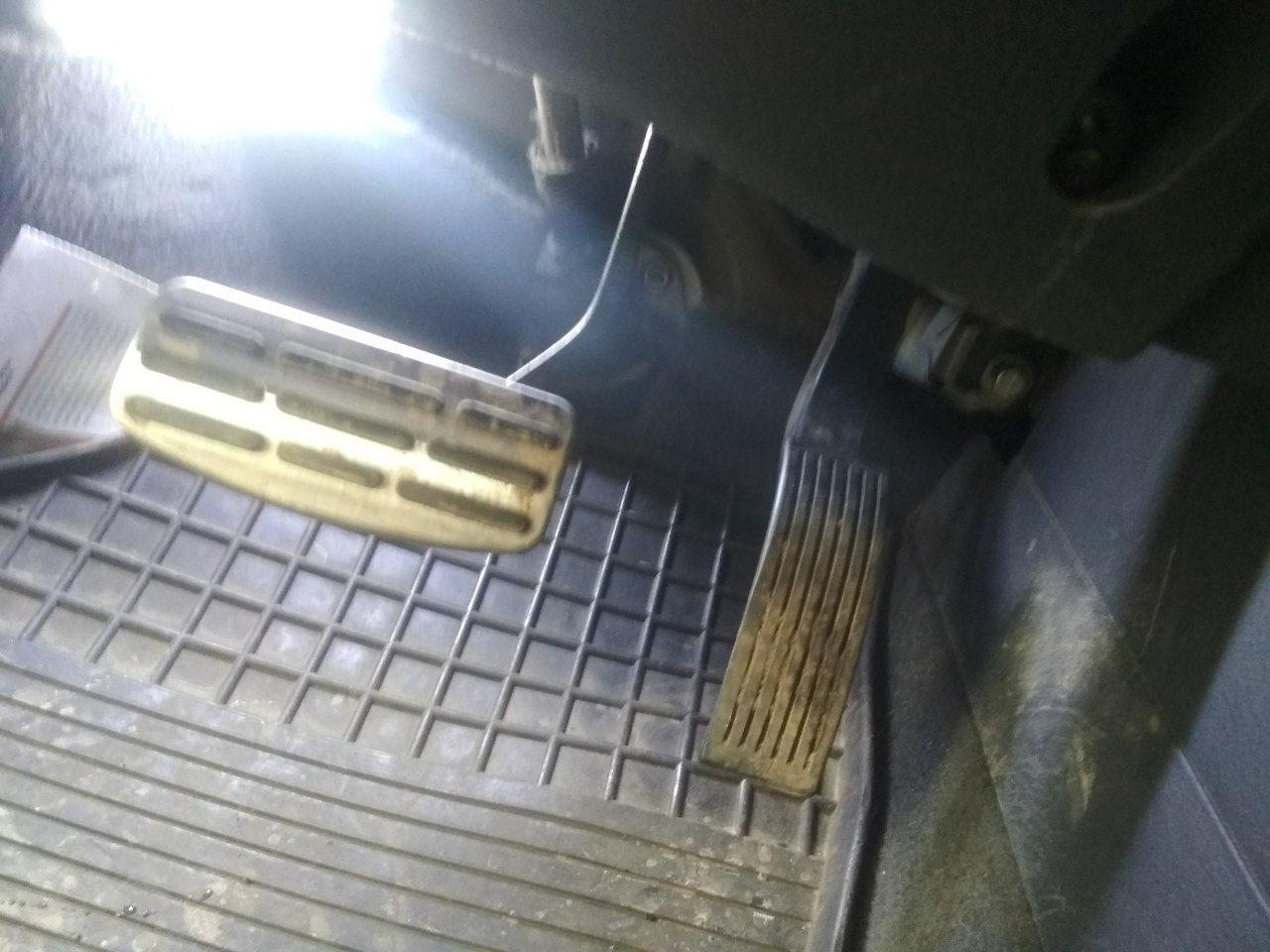 Накладки на педали дубль 2 — Hyundai Santa Fe (2G), 2,2 л, 2006 года ...