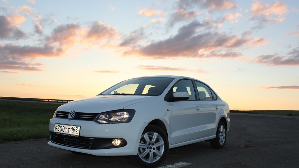 Ресурс фольксваген поло седан 1.6. Поло седан -50. Volkswagen Polo sedan 2023. Поло седан девушки.