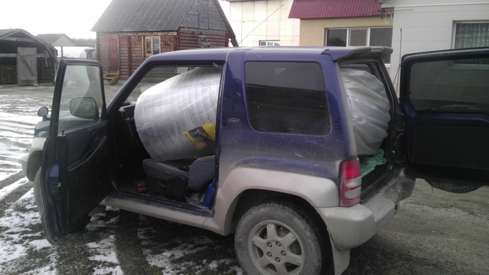 Перевозка утеплителя негабарит — Mitsubishi Pajero Junior, 1,1 л., 1998 ...