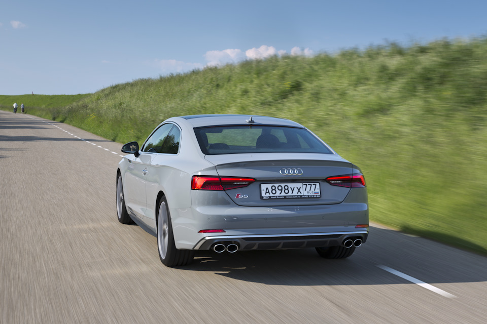 Audi a5 Sportback 2012 вид сзади