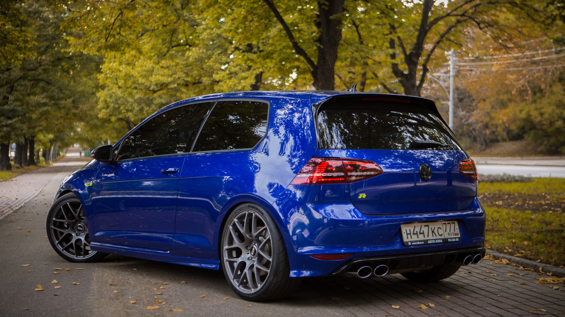 Blue Volkswagen Golf Tuning