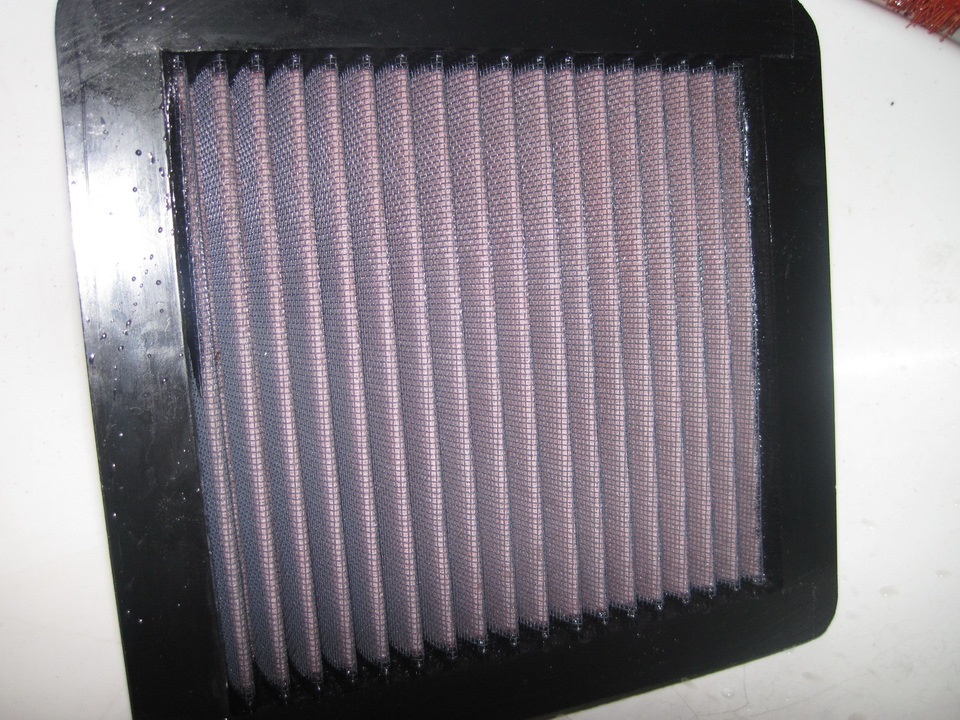 нужно ли пропитывать фильтр. промывка воздушного фильтра. воздушный фильтр на мотоцикл фильтр бокс. смазка для воздушного фильтра мотоцикла. фильтр нулевик сухие или мокрые.