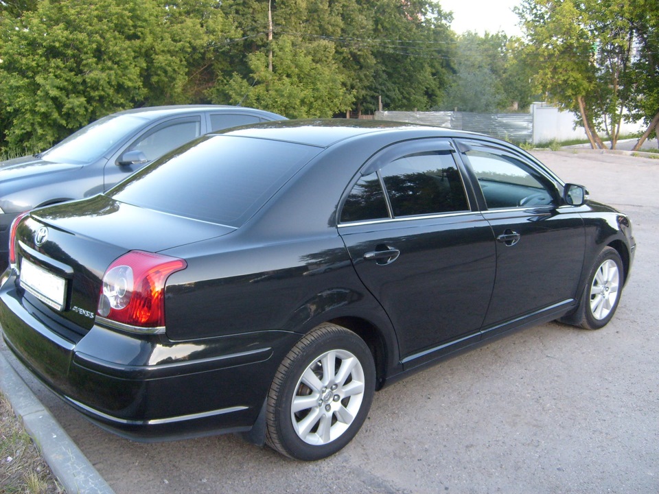 List am russian. Toyota Avensis черная. Toyota Avensis Black 2005. Авенсис 2003-2008 черный. Тойота Авенсис 2008 темно зеленая.