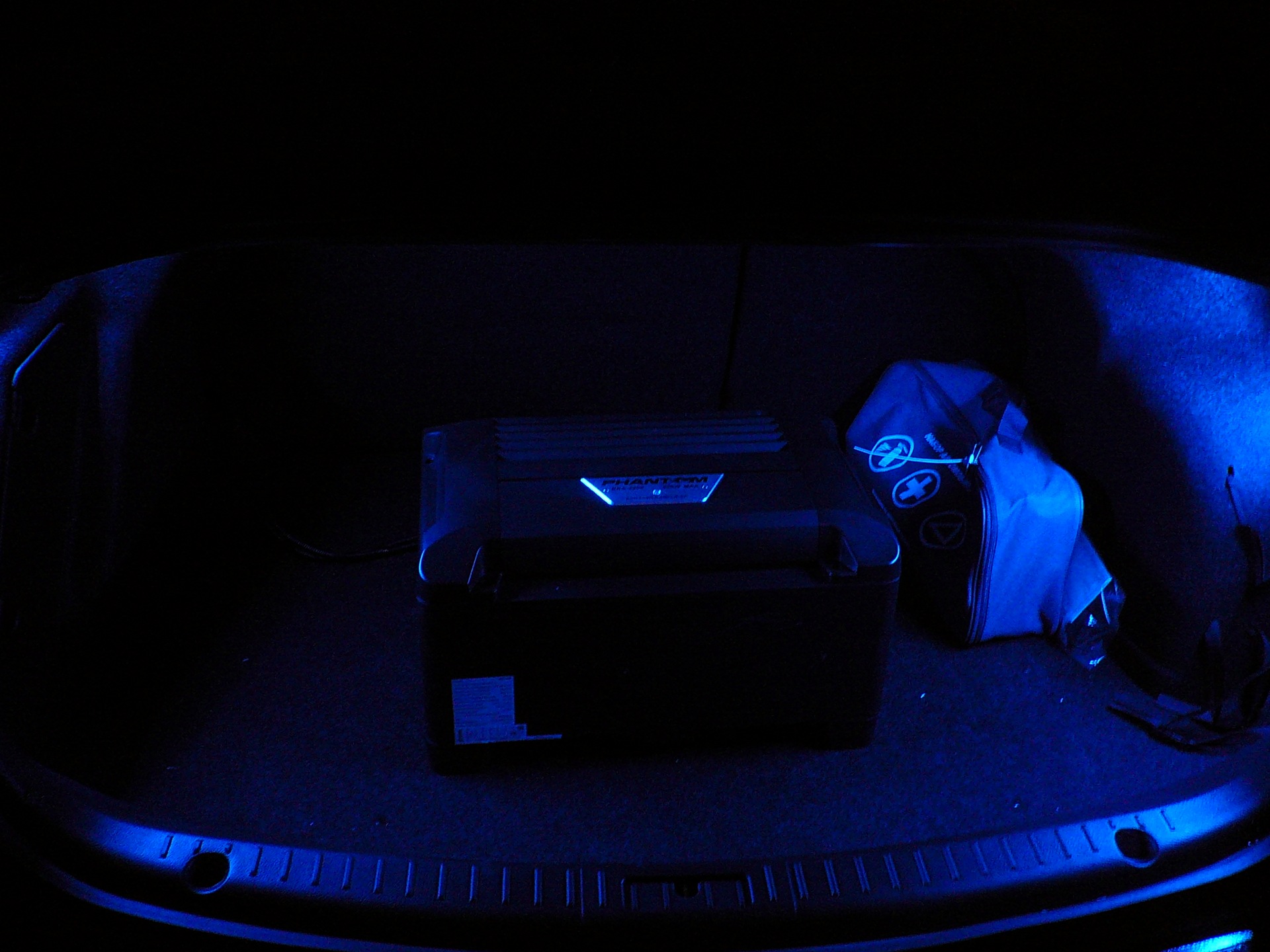 Подсветка багажника ВАЗ 2114. Подсветка багажника Мазда 3 БК. Подсветка багажника Форд фокус 3. Инфинити м37 подсветка багажника.