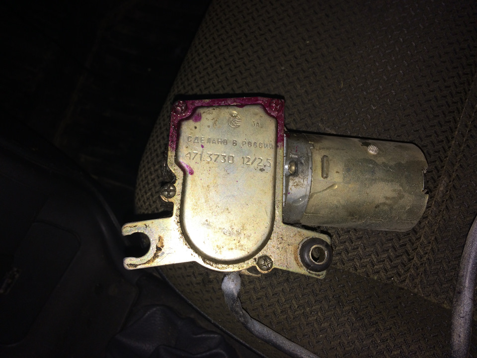 Замена моторчика заднего стеклоочистителя. — Lada 2114, 1,5 л, 2006 ...