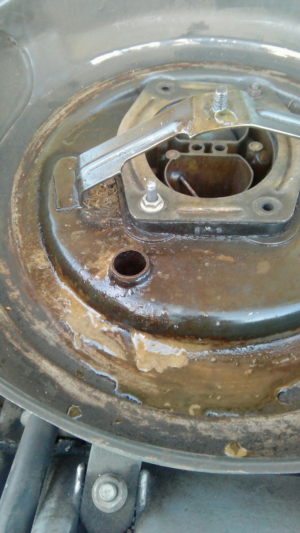 Каша в кастрюле.или Эмульсия в воздушном фильтре — Lada 2109, 1,5 л ...