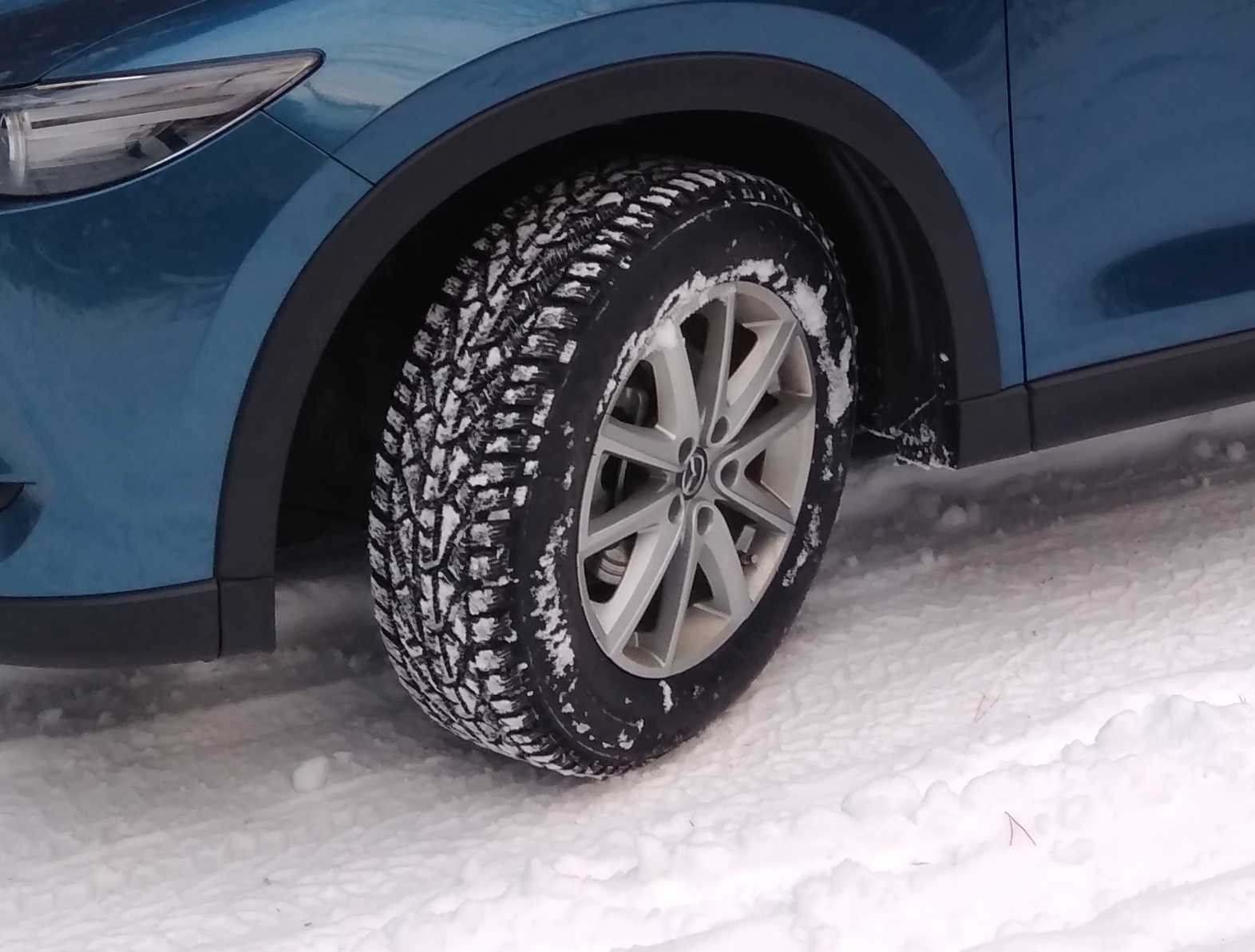Резина на сх 5. Mazda CX-5 на зимней резине. Mazda CX 5 зимние колеса. Зимняя резина Мазда сх5. Резина зимняя на Мазда сх5 225 60.