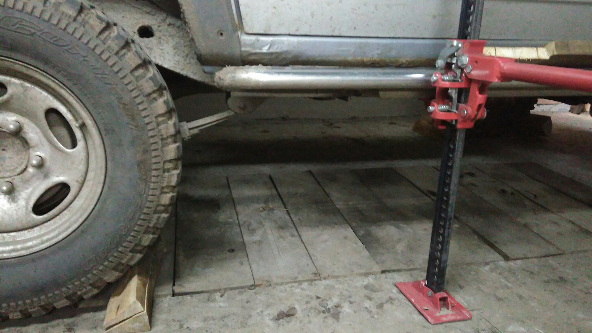 Силовой домкрат для джипа. Какой домкрат для внедорожника. Домкрат jeep cherokee kj. Домкрат реечный хай джек. Hi lift jack hl605.