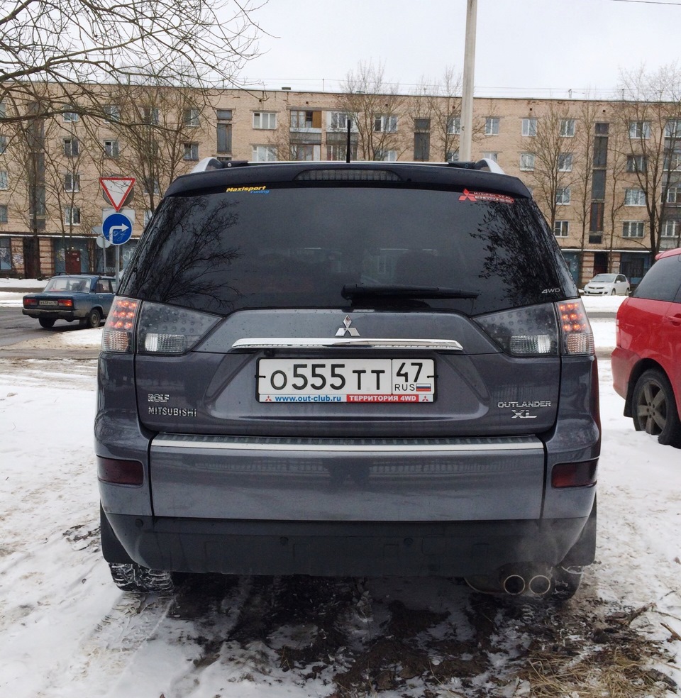 Добавим хрома. Накладка задней двери. — Mitsubishi Outlander XL, 3 л, 2009  года | аксессуары | DRIVE2