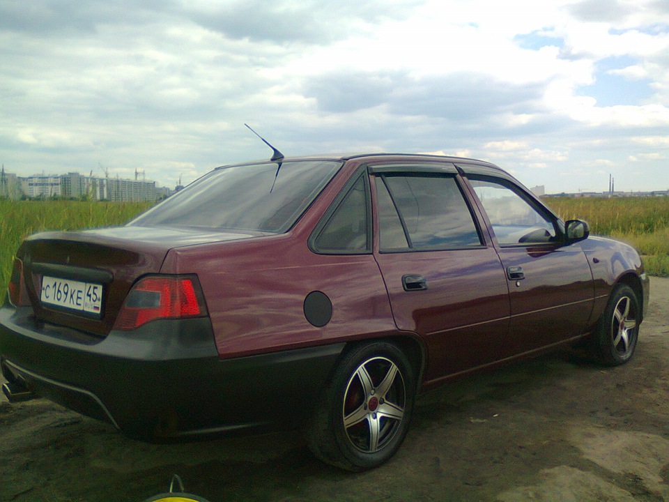 Daewoo Nexia 2 вишня