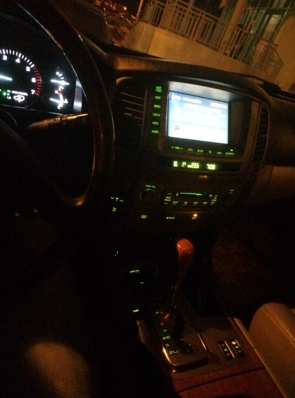 Фото в бортжурнале Lexus LX (UZJ100)