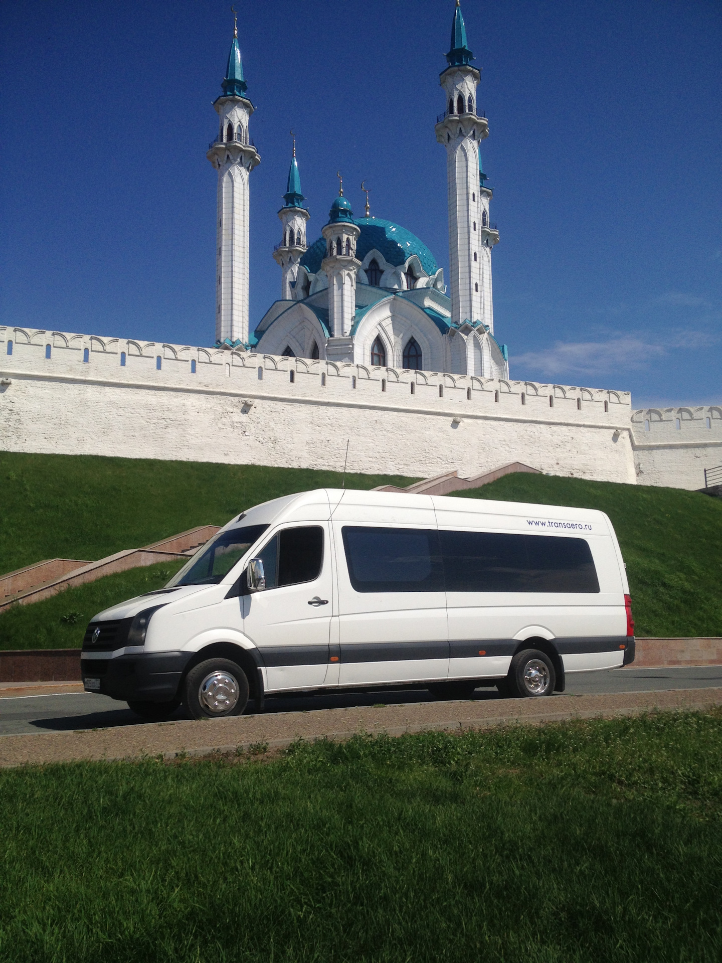 Туры из оренбурга в казань на автобусе. Автобусный тур. Кремль Казань. Автобусные путешествия. Автобусные экскурсионные туры.